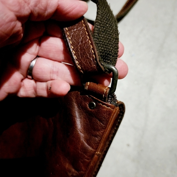Jack Georges Tooled Brown Leather Satchel Adjustable Strap Snap Magnetic Close - Picture 6 of 11